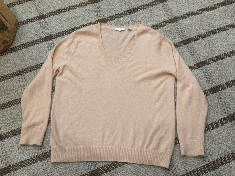 Vince V Neck Cashmere Sweater Pale Pink Women’s Large Grannycore Minimal Capsule